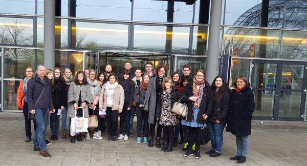 Foto: Die Klassen 1DP1S und 1BH1S auf der Leipziger Buchmesse